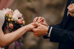 רקעים להזמנה לחתונה – על האפשרויות הקיימות לעיצוב הזמנה לחתונה  בשל העובדה שזוגות רבים מעוניינים לחסוך במשאבים רבים לקראת החתונה שלהם